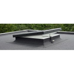VELUX Stoglangis plokščiam stogui, lygus stiklas, varstomas, CVP